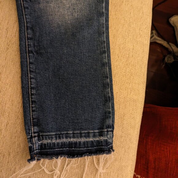 FOREVER 21 CROPPED JEANS - Picture 4 of 4